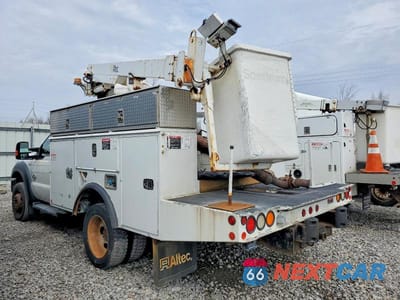 Trzecie zdjęcie samochodu z tyłu: 2014 FORD F450 SUPER DUTY BUCKET TRUCK VIN:1FDUF4GT9EEA94473 - miniatura