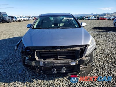 Piąte zdjęcie samochodu w środku: 2017 HYUNDAI SONATA HYBRID SE VIN:KMHE24L1XHA046724 - miniatura