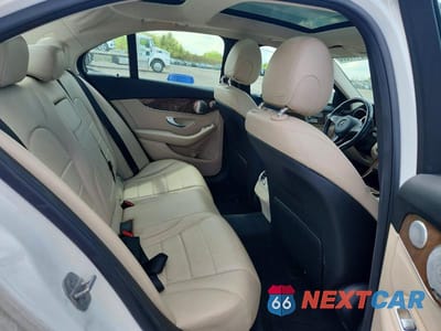 Zdjęcie 10 z 11 samochodu: 2015 MERCEDES-BENZ C 300 4MATIC VIN:55SWF4KB3FU034084 - miniatura