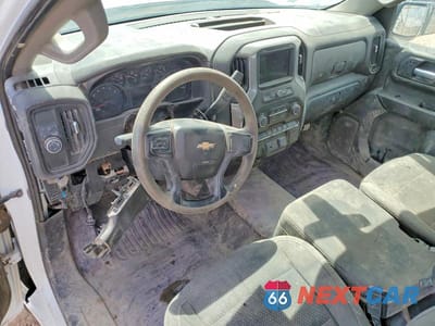 Zdjęcie 8 z 11 samochodu: 2021 CHEVROLET SILVERADO C1500 VIN:3GCNWAEF9MG314299 - miniatura
