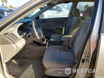 Zdjęcie 7 z 12 samochodu: 2002 TOYOTA CAMRY LE VIN:JTDBE32K520051099 - miniatura