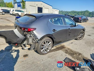 Trzecie zdjęcie samochodu z tyłu: 2021 MAZDA 3 SELECT VIN:JM1BPAKL1M1331834 - miniatura