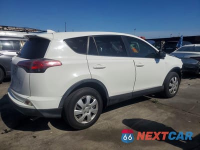 Trzecie zdjęcie samochodu z tyłu: 2018 TOYOTA RAV4 LE VIN:JTMZFREV3JJ153689 - miniatura