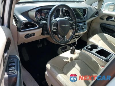 Zdjęcie 8 z 14 samochodu: 2021 CHRYSLER PACIFICA TOURING L VIN:2C4RC1BG8MR604762 - miniatura