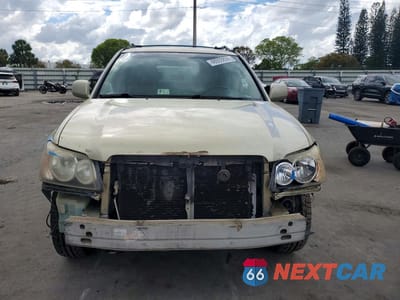 Piąte zdjęcie samochodu w środku: 2002 TOYOTA HIGHLANDER LIMITED VIN:JTEHF21A820045013 - miniatura