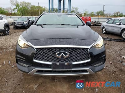 Piąte zdjęcie samochodu w środku: 2017 INFINITI QX30 PREMIUM VIN:SJKCH5CR3HA032294 - miniatura