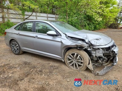 Czwarte zdjęcie samochodu z boku: 2026 VOLKSWAGEN JETTA VIN:3VW7W7BU8TM050052 - miniatura