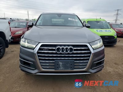 Piąte zdjęcie samochodu w środku: 2017 AUDI Q7 PRESTIGE VIN:WA1VAAF76HD046945 - miniatura