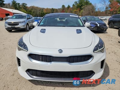 Piąte zdjęcie samochodu w środku: 2019 KIA STINGER PREMIUM VIN:KNAE25LA9K6042200 - miniatura