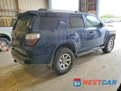 Trzecie zdjęcie samochodu z tyłu: 2016 TOYOTA 4RUNNER TRAIL PREMIUM VIN:JTEBU5JR0G5276940 - miniatura