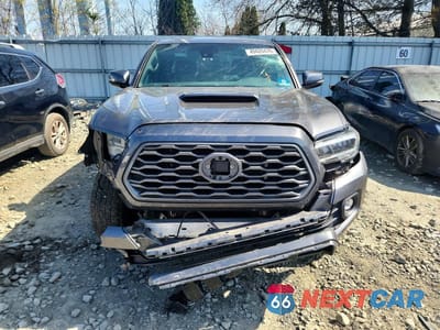 Piąte zdjęcie samochodu w środku: 2021 TOYOTA TACOMA TRD SPORT VIN:3TYCZ5AN2MT009882 - miniatura
