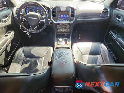 Zdjęcie 8 z 12 samochodu: 2016 CHRYSLER 300C VIN:2C3CCAKG7GH261771 - miniatura