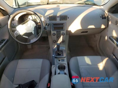 Zdjęcie 8 z 12 samochodu: 2005 VOLVO S40 2.4I VIN:YV1MS390952051860 - miniatura