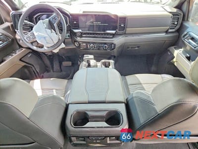 Zdjęcie 8 z 12 samochodu: 2024 CHEVROLET SILVERADO K1500 ZR2 VIN:3GCUDHE84RG362411 - miniatura