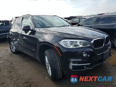 Czwarte zdjęcie samochodu z boku: 2015 BMW X5 XDRIVE35I VIN:5UXKR0C53F0K52600 - miniatura