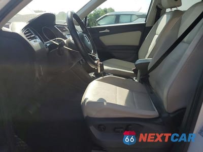 Zdjęcie 7 z 13 samochodu: 2019 VOLKSWAGEN TIGUAN SE VIN:3VV2B7AX5KM040762 - miniatura