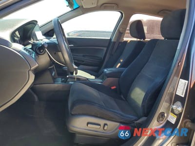 Zdjęcie 7 z 13 samochodu: 2009 HONDA ACCORD VIN:JHMCP26459C008037 - miniatura