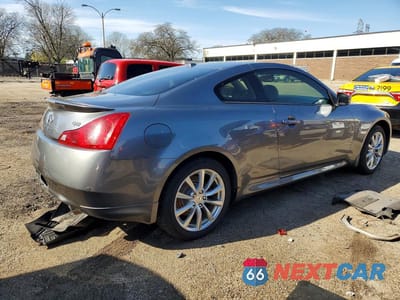 Trzecie zdjęcie samochodu z tyłu: 2014 INFINITI Q60 COUPE BASE VIN:JN1CV6EL2EM132491 - miniatura