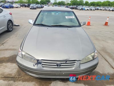 Piąte zdjęcie samochodu w środku: 1998 TOYOTA CAMRY LE VIN:JT2BG22K1W0187135 - miniatura