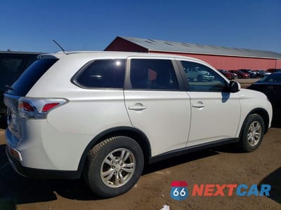 Trzecie zdjęcie samochodu z tyłu: 2015 MITSUBISHI OUTLANDER ES VIN:JA4AD2A36FZ603465 - miniatura