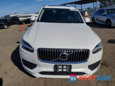 Piąte zdjęcie samochodu w środku: 2020 VOLVO XC90 T6 MOMENTUM VIN:YV4A221K6L1570204 - miniatura