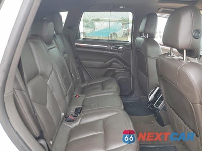 Zdjęcie 10 z 12 samochodu: 2018 PORSCHE CAYENNE VIN:WP1AA2A26JKA02367 - miniatura