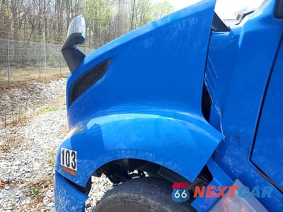 Zdjęcie 7 z 10 samochodu: 2019 VOLVO VNL SEMI TRUCK VIN:4V4NC9EH4KN215200 - miniatura
