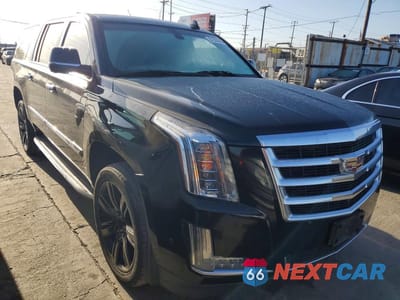 Czwarte zdjęcie samochodu z boku: 2017 CADILLAC ESCALADE ESV VIN:1GYS3GKJ8HR203203 - miniatura