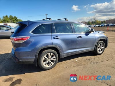 Trzecie zdjęcie samochodu z tyłu: 2015 TOYOTA HIGHLANDER XLE VIN:5TDJKRFH4FS079663 - miniatura