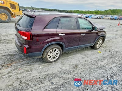 Trzecie zdjęcie samochodu z tyłu: 2014 KIA SORENTO EX VIN:5XYKU4A7XEG432774 - miniatura