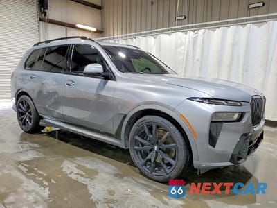 Czwarte zdjęcie samochodu z boku: 2024 BMW X7 XDRIVE40I VIN:5UX23EM04R9S40456 - miniatura