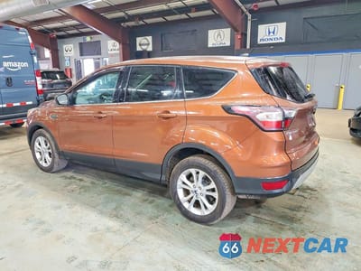 Drugie zdjęcie samochodu z przodu: 2017 FORD ESCAPE SE VIN:1FMCU9GD0HUA02202 - miniatura