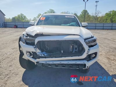 Piąte zdjęcie samochodu w środku: 2023 TOYOTA TACOMA TRD OFF-ROAD VIN:3TMCZ5AN7PM627232 - miniatura