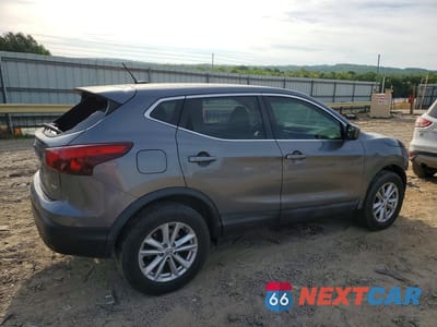 Trzecie zdjęcie samochodu z tyłu: 2017 NISSAN ROGUE SPORT S VIN:JN1BJ1CR8HW132506 - miniatura