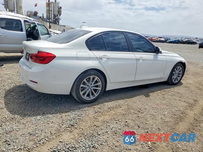 Trzecie zdjęcie samochodu z tyłu: 2017 BMW 320 XI VIN:WBA8A3C38HK692142 - miniatura
