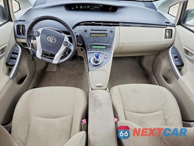 Zdjęcie 8 z 13 samochodu: 2011 TOYOTA PRIUS TWO VIN:JTDKN3DU2B0314941 - miniatura