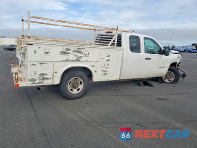 Trzecie zdjęcie samochodu z tyłu: 2008 CHEVROLET SILVERADO K2500 HEAVY DUTY VIN:1GBHK29K08E199891 - miniatura