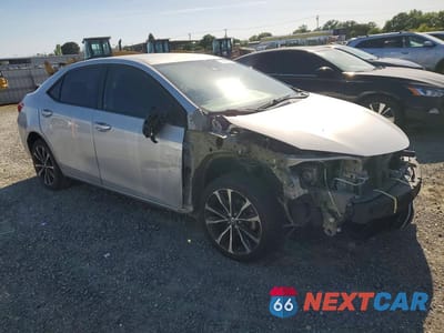 Czwarte zdjęcie samochodu z boku: 2017 TOYOTA COROLLA SE VIN:5YFBURHE1HP697990 - miniatura