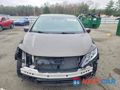 Piąte zdjęcie samochodu w środku: 2018 HONDA ODYSSEY EXL VIN:5FNRL6H73JB097717 - miniatura