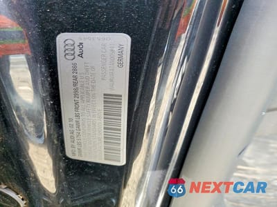 Zdjęcie 12 z 12 samochodu: 2010 AUDI A8 QUATTRO VIN:WAURVAFA7AN005941 - miniatura