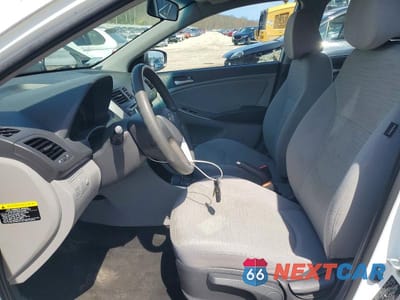 Zdjęcie 7 z 11 samochodu: 2017 HYUNDAI ACCENT SE VIN:KMHCT4AE0HU328086 - miniatura