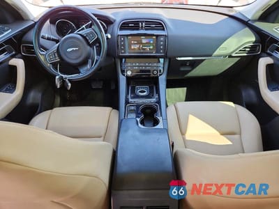 Zdjęcie 8 z 13 samochodu: 2017 JAGUAR F-PACE PREMIUM VIN:SADCJ2BV0HA047229 - miniatura