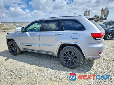 Drugie zdjęcie samochodu z przodu: 2020 JEEP GRAND CHEROKEE LAREDO VIN:1C4RJEAG7LC380146 - miniatura