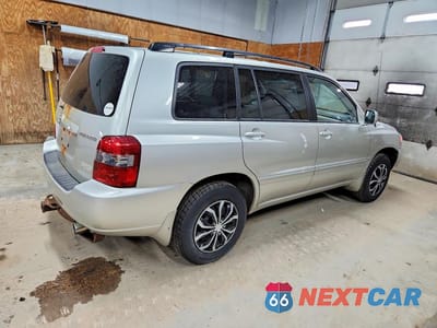 Trzecie zdjęcie samochodu z tyłu: 2006 TOYOTA HIGHLANDER BASE VIN:JTEEP21A960145451 - miniatura