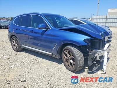 Czwarte zdjęcie samochodu z boku: 2021 BMW X3 XDRIVE30E VIN:5UXTS1C03M9H64341 - miniatura