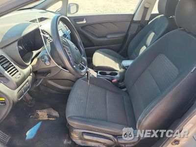 Zdjęcie 7 z 12 samochodu: 2017 KIA FORTE LX VIN:3KPFL4A79HE134884 - miniatura