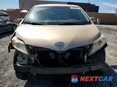 Piąte zdjęcie samochodu w środku: 2011 TOYOTA SIENNA LE VIN:5TDKK3DC8BS170471 - miniatura