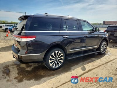 Trzecie zdjęcie samochodu z tyłu: 2026 LINCOLN NAVIGATOR RESERVE VIN:5LMJJ2LT3NEL01092 - miniatura