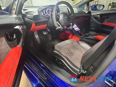 Zdjęcie 8 z 14 samochodu: 2020 LAMBORGHINI HURACAN EVO VIN:ZHWUT4ZF7LLA12800 - miniatura