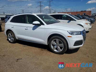Czwarte zdjęcie samochodu z boku: 2018 AUDI Q5 PREMIUM VIN:WA1ANAFY1J2004812 - miniatura